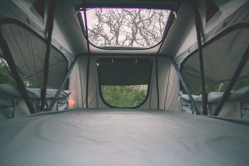 Load image into Gallery viewer, Sheet in 400-thread-count designed for the Vagabond Rooftop Tent
